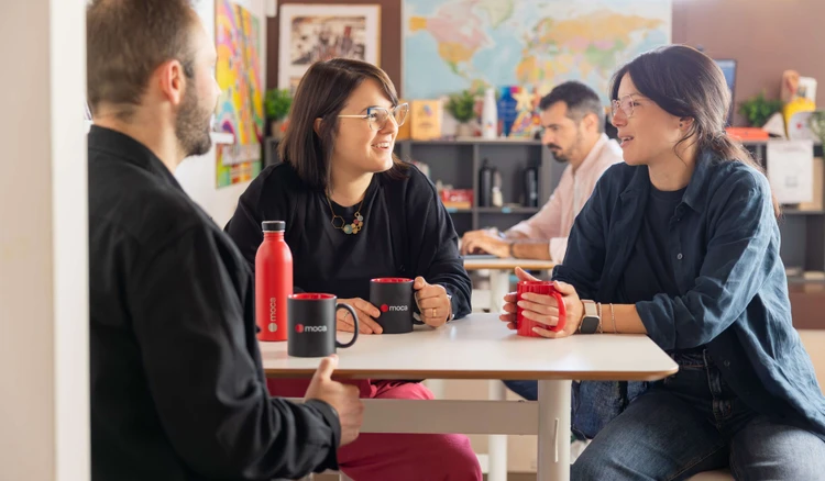 Pausa caffè tra colleghe