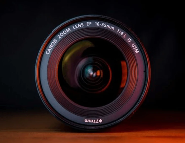 obiettivo fotografico