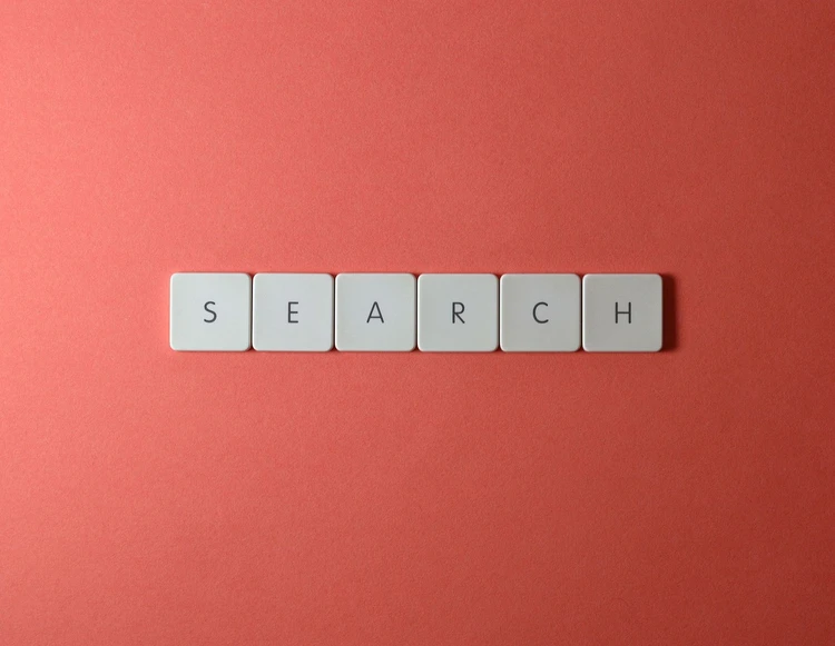 tasti con scritto search